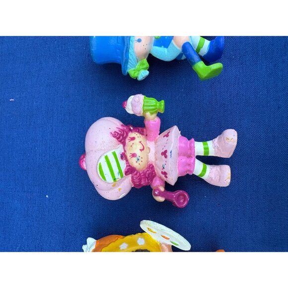 Vintage Strawberry Shortcake Figurines Set Of 5 Toys Miniatures 1980s - Picture 4 of 12